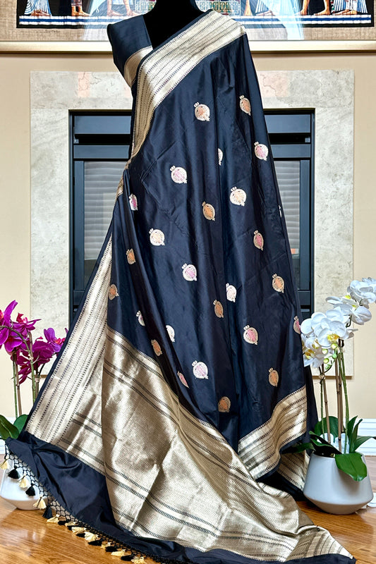 Banarasi SIlk Saree - AW1047BS