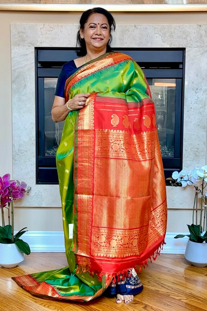 Gadwal SIlk Saree - AW1088GS