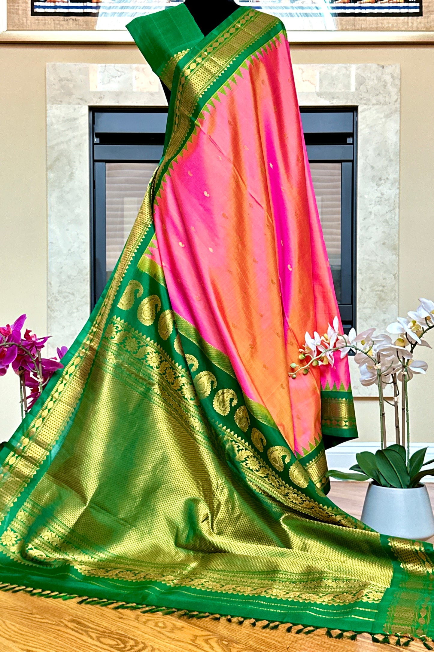 Gadwal Silk Saree - AW1086GS