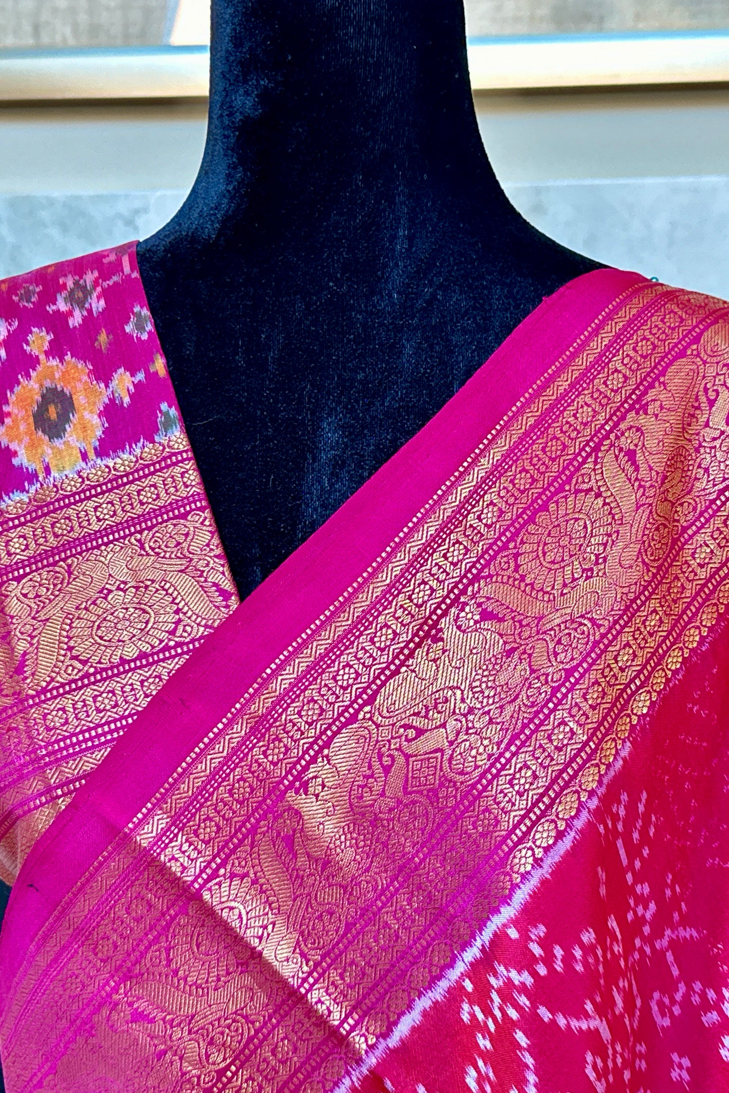 Pochampally Ikkat Silk Saree - AW1057PT