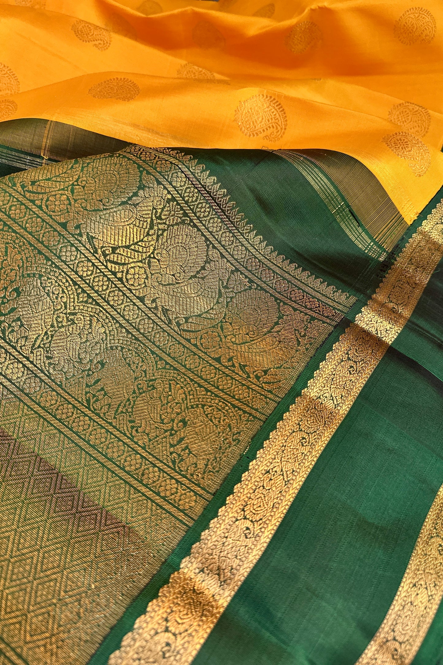 Kanjivaram Silk Saree - AW1566KS