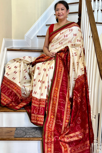 Pochampally Ikkat Silk Saree - AW1035PT