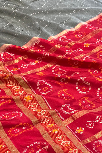 Pochampally Ikkat Silk Saree - AW1038PT