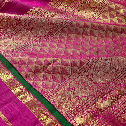 Kanjivaram SIlk Saree - AW1177KS