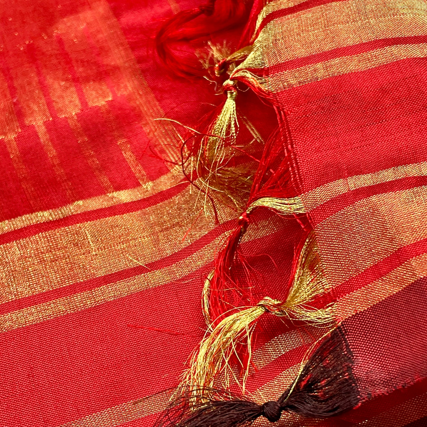 Pochampally Ikkat Silk Saree - AW1027PT