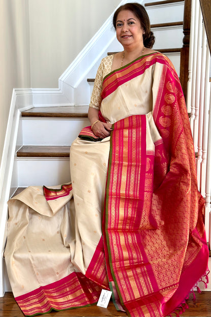 Gadwal Silk Saree - AW1044GS